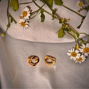 Vintage yellow gold earrings